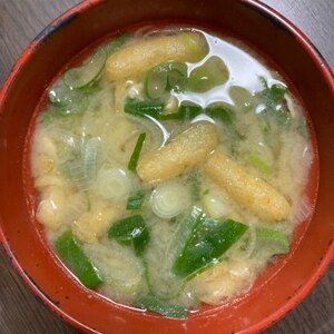 白菜とトロトロ長ネギと油揚げのお味噌汁^_^